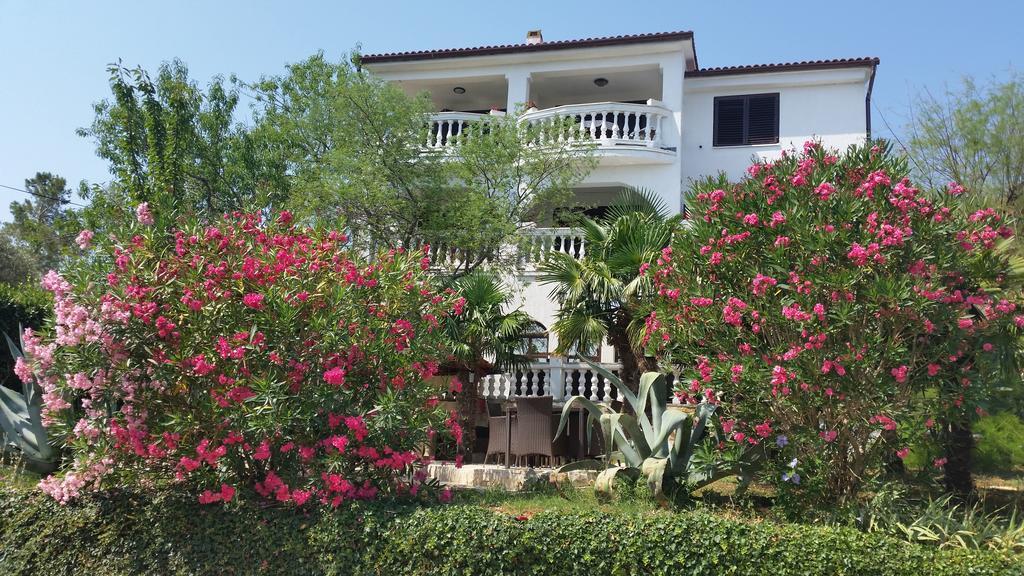 Guest House Villa Marlis Malinska Bagian luar foto