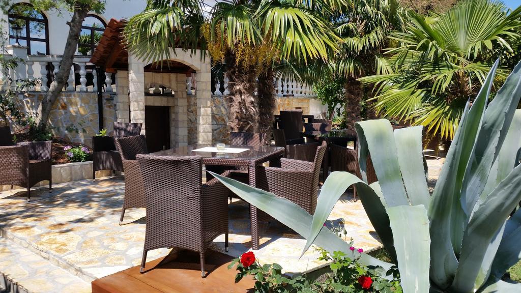 Guest House Villa Marlis Malinska Bagian luar foto